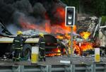 1.000 betjente og 1.000 soldater er sendt til Nordirland for at dæmme op for den voldelige konflikt mellem katolikker og protestanter - Foto: AP 
