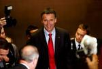 Arbeiderpartiets leder Jens Stoltenberg havde et flot valg i Norge, og hans rød-grønne koalition endte med at vinde et tæt valg. - Foto: AP 