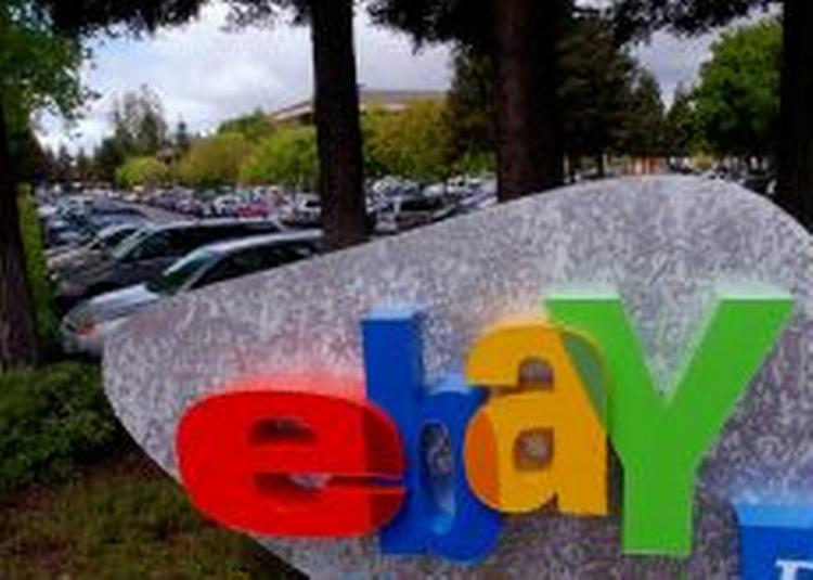 Skype er blevet opkøbt af Ebay. Det lille telefoni-firma er slået igennem som branchens rebeller. - Foto: AP 