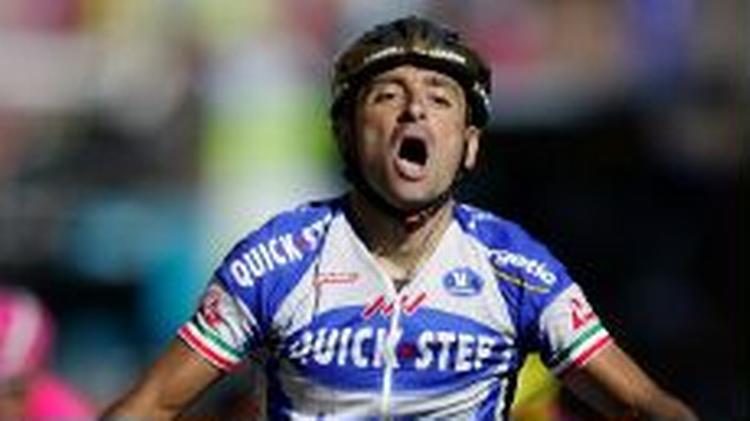 Paolo Bettini var stærkest på stigningen kort før mål-stregen. - Foto: AP 