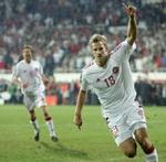 Søren Larsen jubler efter sin 2-2-scoring mod Tyrkiet. - Foto: Lars Poulsen. 