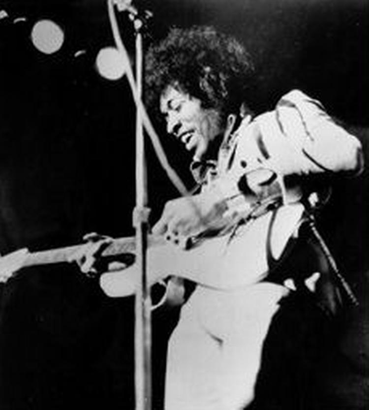 Jimi Hendrix kommer igen tæt på sit barndomshjem. Foto: AP 