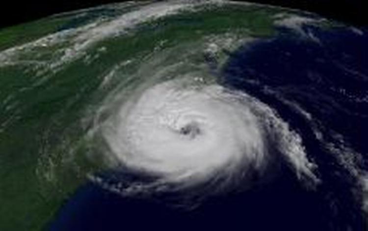 Satellitfoto af orkanen Ophelia i går, da den lå lige uden for North Carolinas kyst. - Foto: AP 