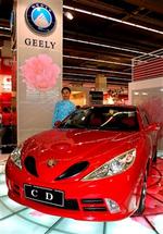 Geely CD ser nydelig ud, men teknik og sikkerhed er stadig langt under europæisk og japansk standard. Foto: AP 