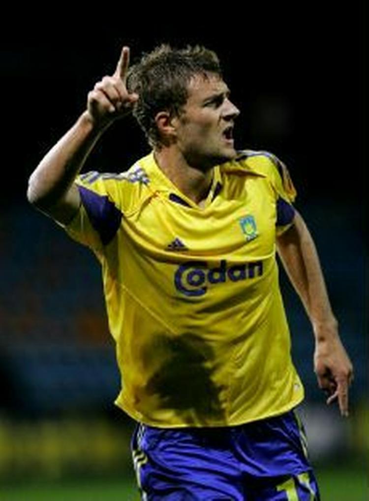Morten Skoubo jubler over scoringen til 1-0. - Foto: Jens Dresling 