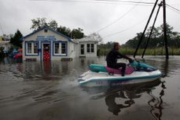 Huse ved North Carolinas kyst blev oversvømmet. Foto: AP 