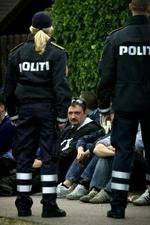 Schweizisk politi forberedte ikke det danske på, at der var uromagere blandt FC Zürichs tilhængere. - Foto: Jens Dresling 