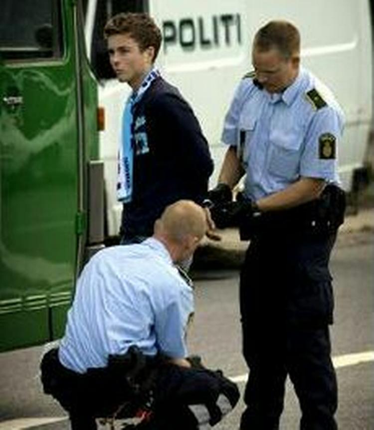 115 fans blev anholdt før kampen. - Foto: Jens Dresling 