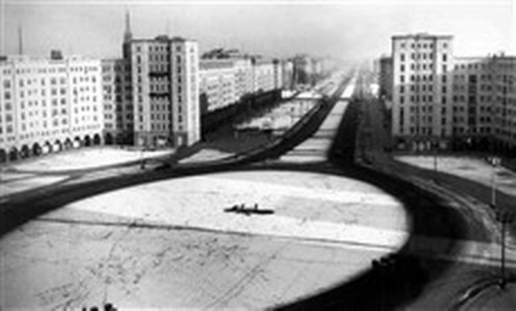 Stalin Allee. - Foto: Max Ehlert 