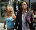 Britney og Kevin mens Britney stadig var gravid. - Arkivfoto: AP 