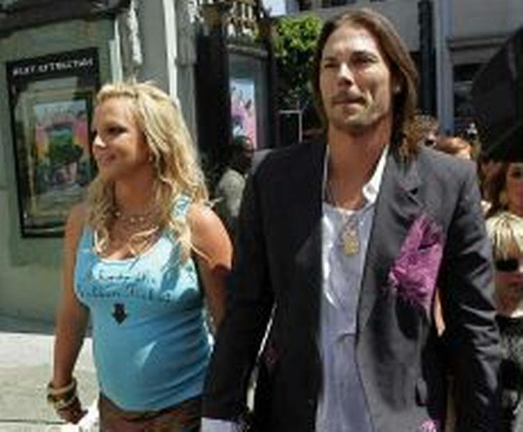 Britney og Kevin mens Britney stadig var gravid. - Arkivfoto: AP 