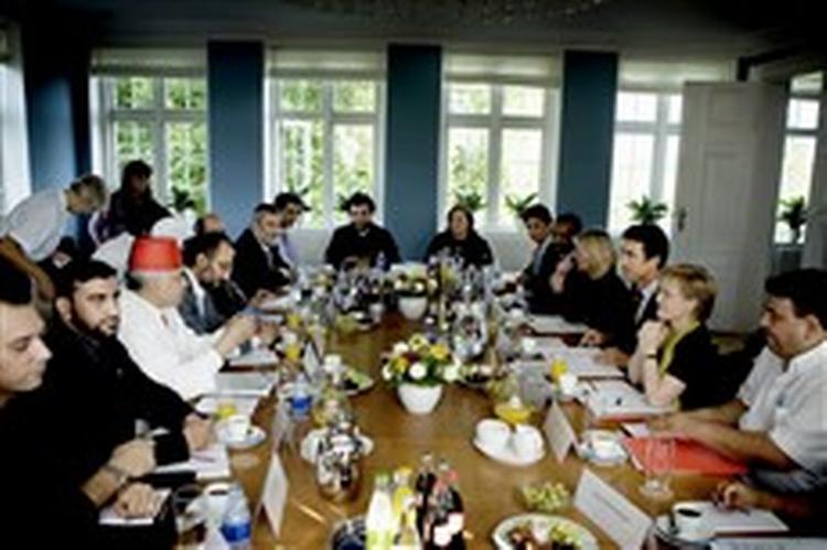 Mediernes dækning af islam og muslimer i Danmark bærer en stor del af skylden for spændingerne i Danmark, mente imamerne. - Foto: Thomas Borberg 