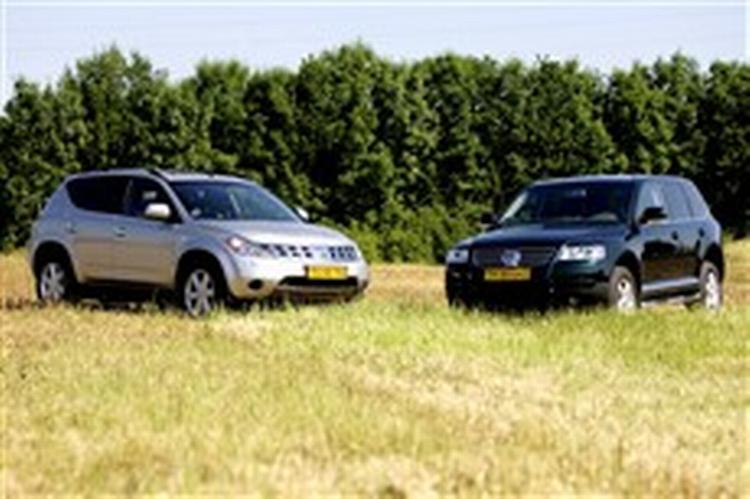 Nissan Murano (til venstre) og VW Touareg. Foto Thomas Borberg 