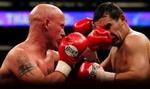Julio Cesar Chavez (th.) stoppede sin modstander i 11. omgang. - Foto: AP 