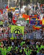 Anti-krigsdemonstranter i London i dag. - Foto: AP 