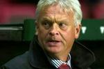 FCK's træner Hans Backe skælder sine spillere ud. -Arkivfoto: Jens Dresling 