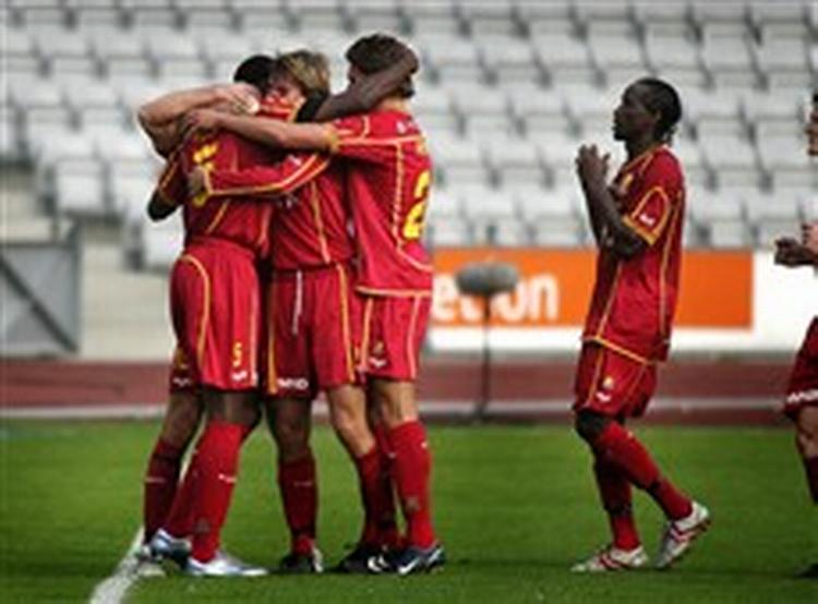 Francis Dickoh stod for FC Nordsjællands andet mål og blev behørigt hyldet af holdkammeraterne.   Foto: Andreas Szlavik 