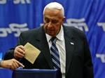 Ministerpræsident Ariel Sharon har vundet en vigtig intern afstemning i sit Likud-parti. - Foto: AP 