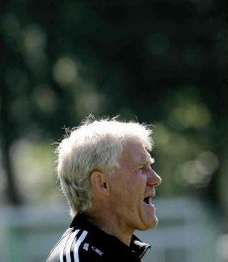 Landsholdsspillerne vil beholde Morten Olsen. - Arkivfoto: Lars Poulsen 