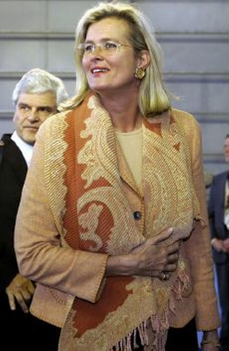 Den østrigske udenrigsminister Ursula Plasnik ankommer til mødet i Luxembourg. - Foto: AP 