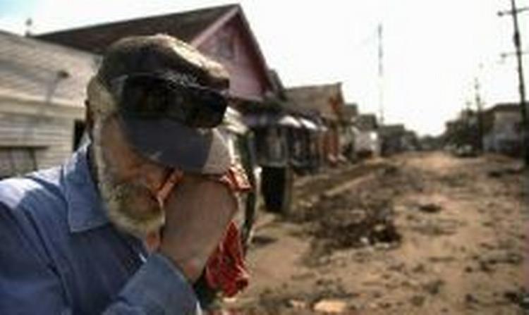 72-årige Welbert Collins vendte hjem til kaos, da han kom tilbage til New Orleans efter orkanen Katrina. En fortrolig rapport konkluderer, at hjælpearbejdet generelt var kaotisk og dårligt planlagt. - Arkivfoto: AP 