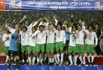 En flok glade mexicanere fejrer VM-triumfen. - Foto: AP. 