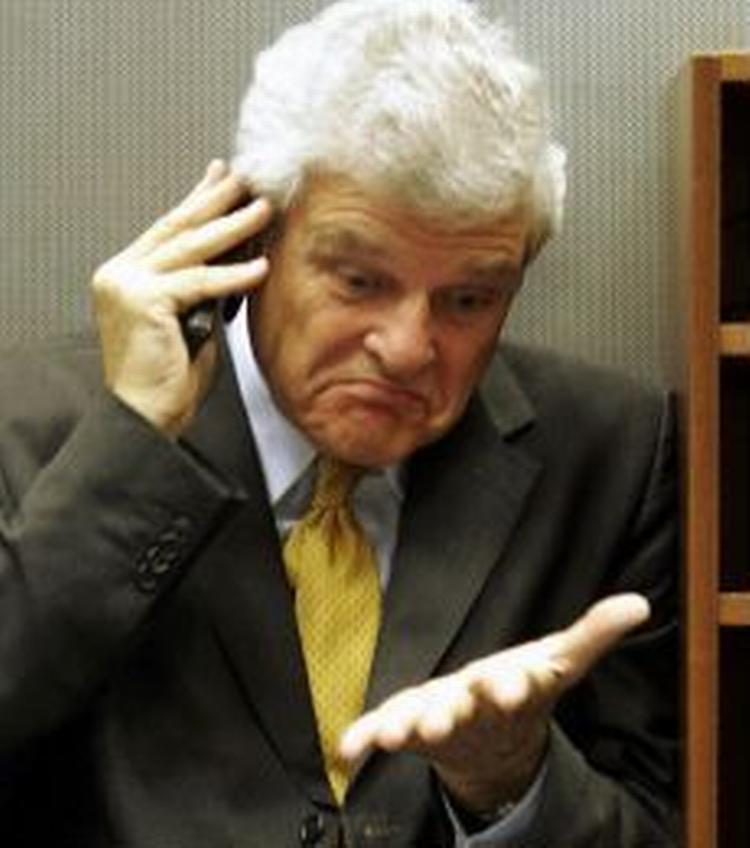 Østrigs EU-ambassadør Gregor Woschnagg taler i telefon. Østrig er en af de mest skeptiske lande over for tyrkisk medlemsskab. - Foto: AP 