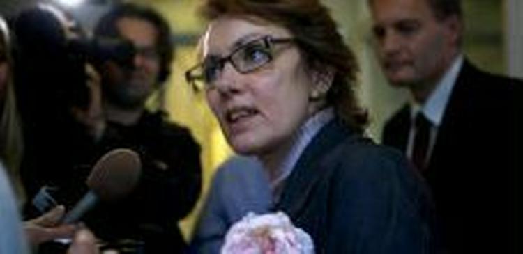 Louise Freverts orlov hilses velkommen af partifællen Peter Skaarup - Foto: Finn Frandsen 