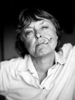 SÅ ER DET SAGT. Inge Eriksen leverer underholdning med holdning i sin nye roman. Den kulørte fortælling drives af Eriksens frygt for et samfund, hvor solidaritet erstattes af selvtilstrækkelighed.   Foto: Morten Holtum 