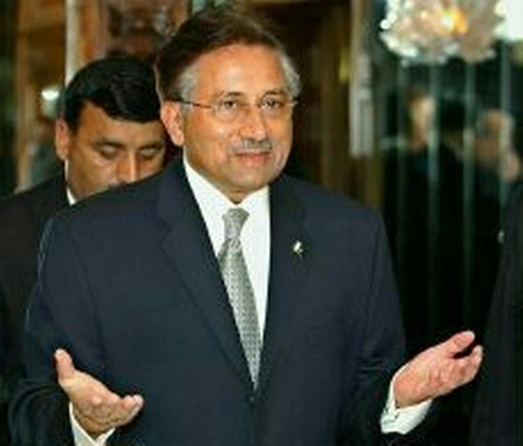 Fire mænd har fået dødsstraf, forde de forsøgte at myrde Pakistans præsident Perez Musharraf (billedet). - Foto: AP 