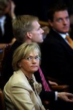 Dansk Folkepartis Pia Kjærsgaard og Kristian Thulesen Dahl med Jens Rohde (V) i baggrunden før åbningsdebatten. - Foto: Jens Dresling 