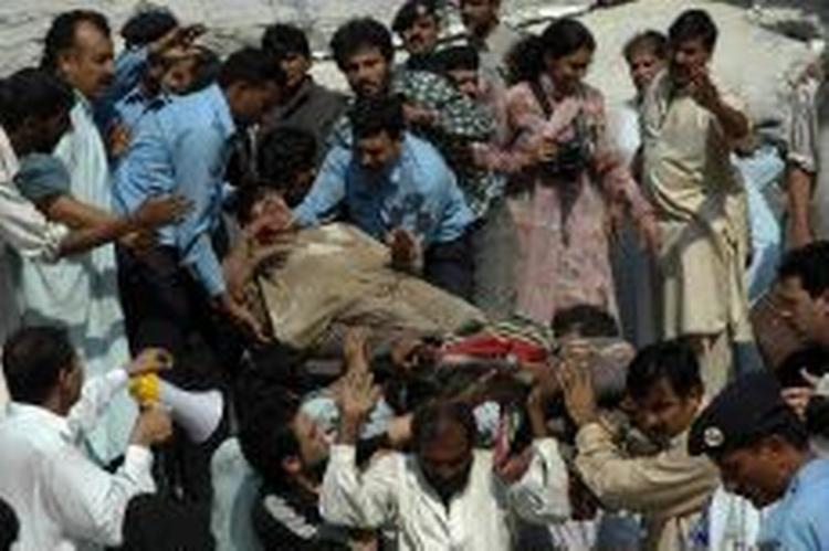 Dødstallet frygtes at nå op på flere hundreder efter jordskælv i Pakistan: Foto: AP 