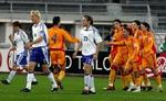 Rumænsk jubel efter Mutus scoring. - Foto: AP. 