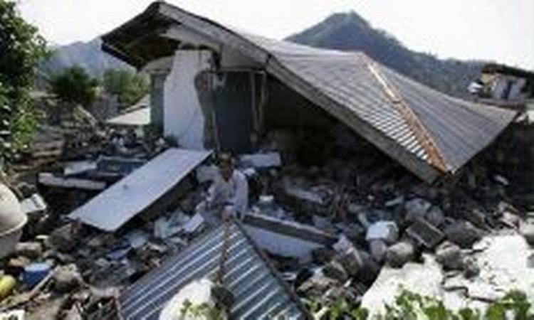 Myndigheder frygter, at antallet af omkomne i det sydlige Asien kan nå op på 30.000 - Foto: AP 