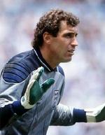 Peter Shilton i aktion ved VM i Mexico i 1986. - Arkivfoto: Polfoto. 