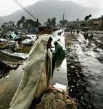 Vinteren er begyndt at krybe ned fra bjergene i Pakistan. Allerede nu når temperaturen under frysepunktet om natten. - Foto: AP 