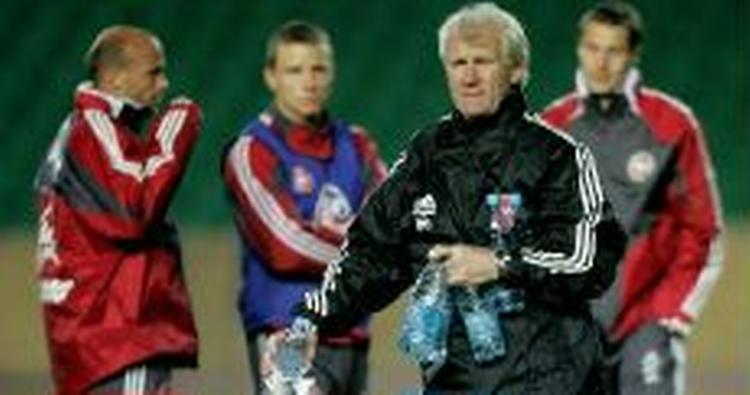Morten Olsen mener, at Danmark er gruppens bedste hold, og at det vil være en fiasko, hvis hans spillere ikke slår Kasakhstan i aften - Foto: Lars Poulsen 