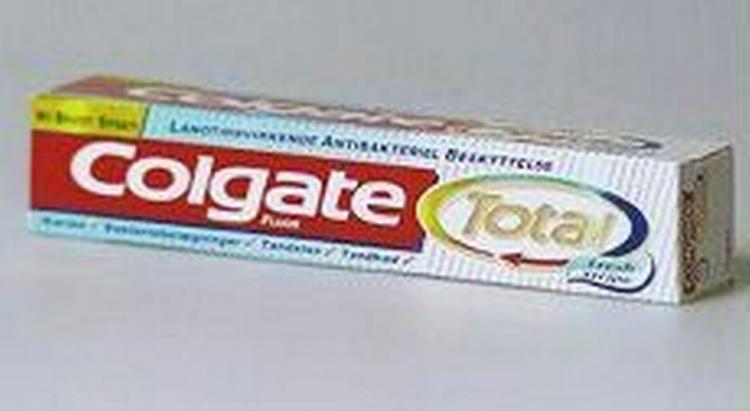 Flere tandpasta-fabrikanter anvender stoffet triclosan, selv om det er på EU's liste over miljøskadelige og lokal-irriterende stoffer - Foto: Finn Frandsen 