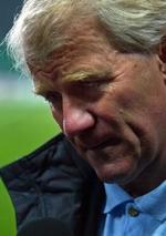 En trist landstræner Morten Olsen må sande, at Danmarks drømme om VM er forbi. - Foto: AP 