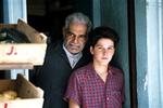 Omar Sharif og hans unge medspiller i den sympatiske 'Monsieur Ibrahim og Koranens blomster'. - Foto: Sunrise Filmdistribution 