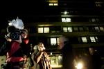 Det samlede danske pressekorps er på plads ved Rigshospitalet. Ved midnat fredag var der ikke noget nyt at fortælle fra stedet. - Foto: Jens Dresling 