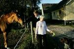 Da Jørgen og Hanne Schlawitz holdt Hannes 60-års fødselsdag, blev 40 gæster syge efter at have spist hindbær fra Polen. Det viser sig nu, at Fødevarestyrelsen fejlinformerede EU om de farlige bær. - Arkivfoto: Martin Lehmann 