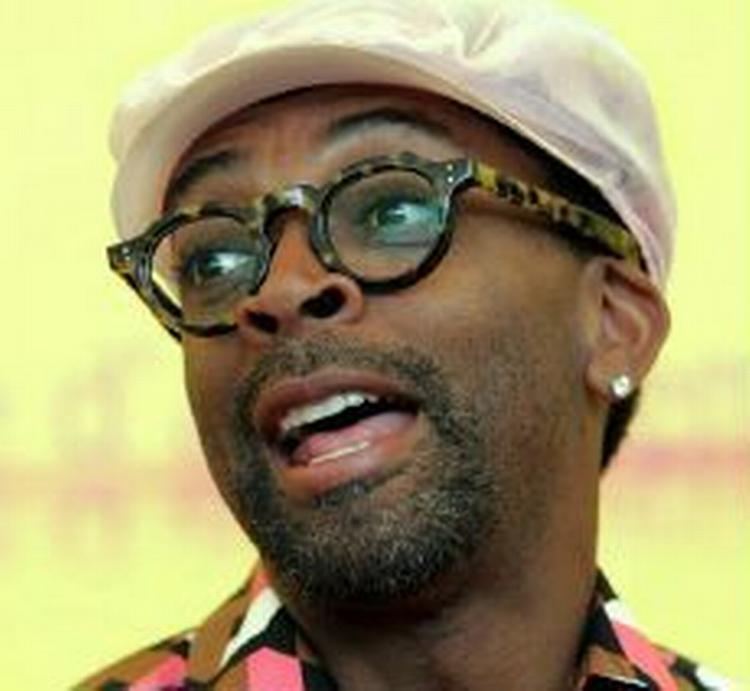 »Jeg vil ikke på forhånd frikende den amerikanske regering, når det gælder folk med farvet hud«, mener Spike Lee. - Arkivfoto: AP 
