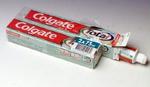 Colgate har ingen planer om at fjerne triclosan fra tandpastaen. I stedet fjerner Irma nu Colgate fra hylderne. - Foto: Jens Dresling 
