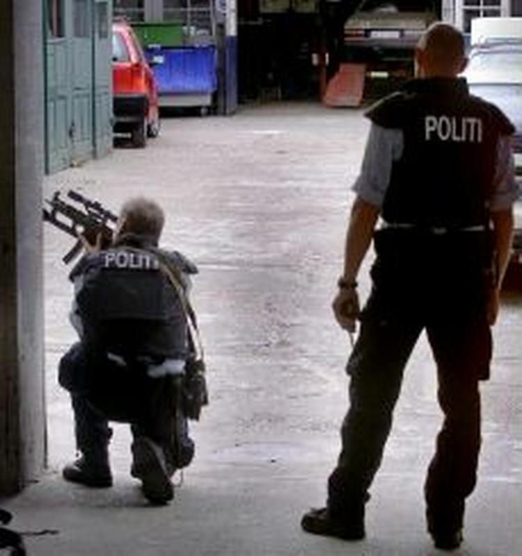 Politiet anvender i stigende grad deres våben. Antallet af gange der bliver trukket pistoler er det højeste i ti år - Arkivfoto: Søren Osgood 