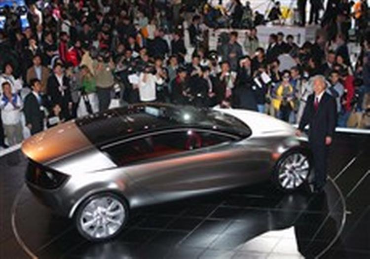 Mazda Senku - et bud på en fremtidig sportsvogn med plads til fire personer. - Foto: AP 