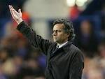 Mourinho dirigerer sine Chelsea-tropper. - Foto: AP. 