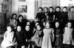 LØBENÆSER. Omkring Første Verdenskrig blev København en af det jødiske Europas hovedstæder. Børnene her gik i den børnehave for russiske immigranter, som åbnede i 1908 i St. Regnegade.   Omslagsfoto: Det jødiske museum 