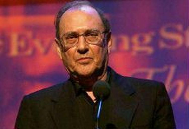 Dramatikeren Harold Pinter vandt årets Nobel-pris i litteratur. Men prisen lider nu skade, da det kommer frem, at Harold Pinter støtter den serbiske diktator Slobodan Milosevic. - Arkivfoto: AP 