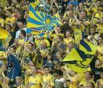 Brøndby-fans på 'Faxe Tribunen' på Brøndby Stadion. - Arkivfoto: Nicolai Svane 